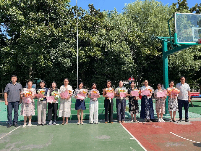 附属学校举行庆祝第42个教师节系列活动